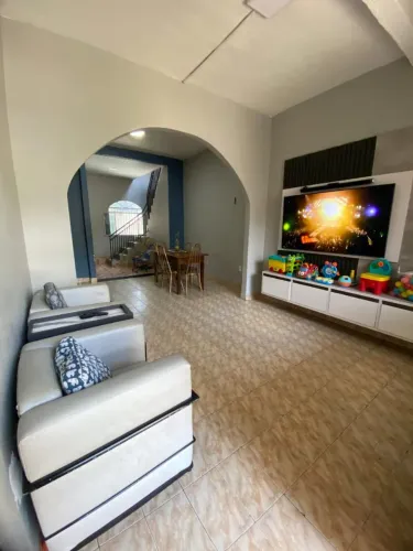 VENDO CASA DE 2 PISO OURO VERDE /200 entrada