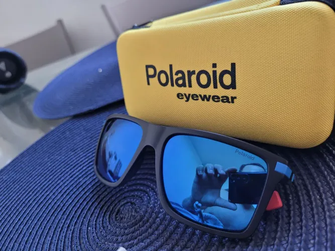 Óculos de sol Polaroid e Arnette