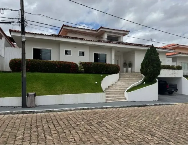 LINDA CASA NO CONDOMÍNIO INTERLAGOS