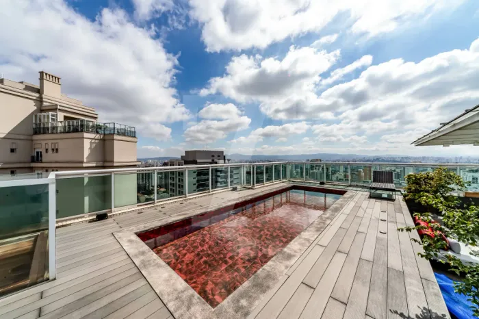 Cobertura mobiliada, com acabamentos lindos, piscina aquecida e vista maravilhosa, em Perd