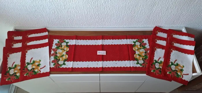 Jogo americano e trilho de mesa natalino