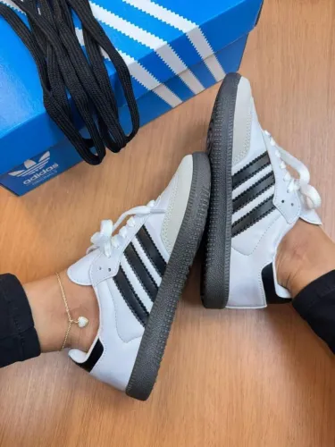 Tênis Adidas Premium