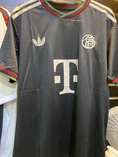 ? A CAMISA DO BAYERN QUE TODO MUNDO ESTÁ PROCURANDO - E POUCOS CONSEGUEM TER! ?