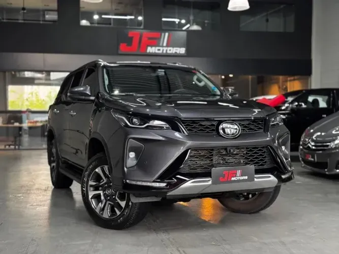 Toyota Hilux SW4 SRX 4X4 2.8 TDI 16V Dies. Aut. 2024