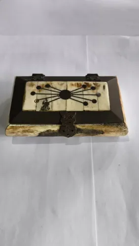 Porta jóia em osso vintage.
