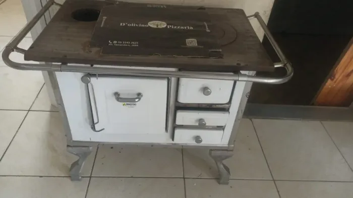 Vendo fogão a lenha