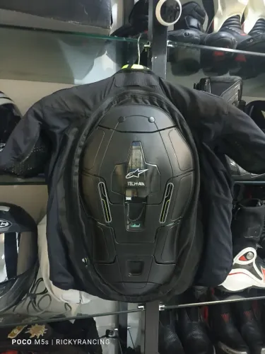 Colete Air bag alpinestars tamanho S em ótimo estado 