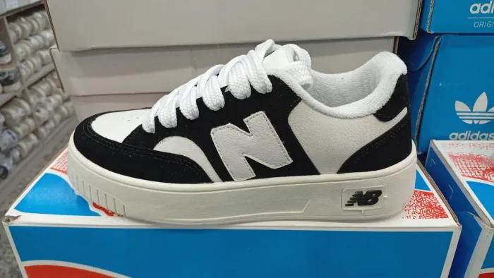 Tênis nb