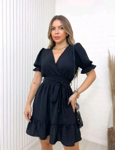 Vestido preto com detalhes e cinto