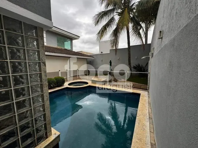 Excelente casa no Condomínio Roma