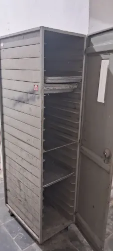 Armário para armazenar massas