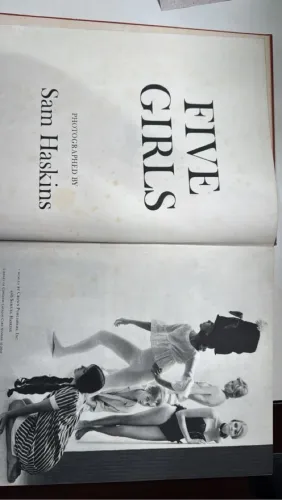 Livro Five Girls - Sam Haskins