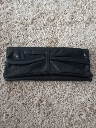 Bolsa de mão preta de couro