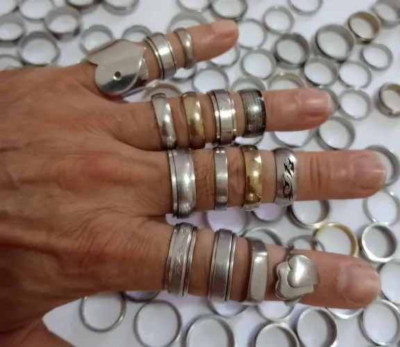 Anéis de aço inoxidável em diversos modelos