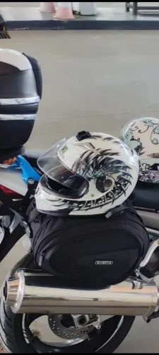 GSX 1250FA, 2014, baú GIVI e laterais OGIO, diferenciada adesivo pelolizado e envernizada.