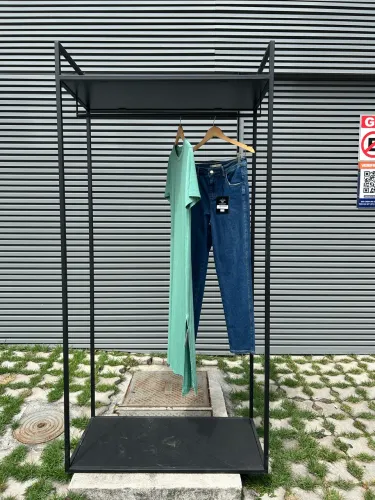 ARARA DE ROUPAS