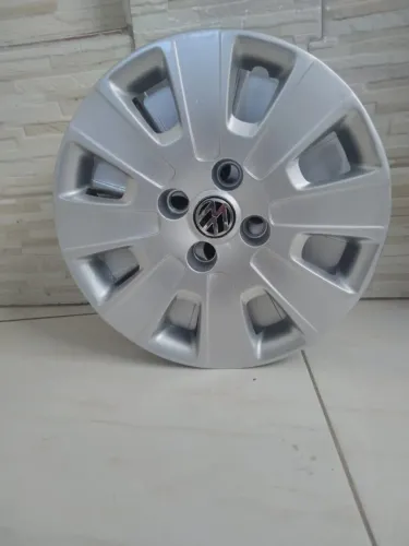 Uma calota do Voyage G5 Aro 14 original