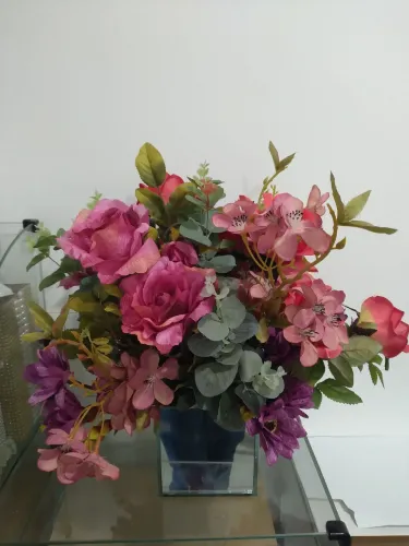 Arranjos florais artificiais