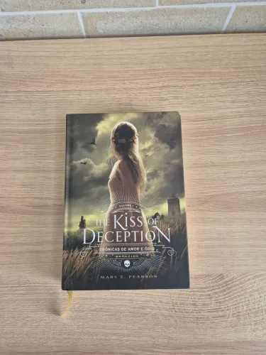 The Kiss of Deception - Mary E. Pearson