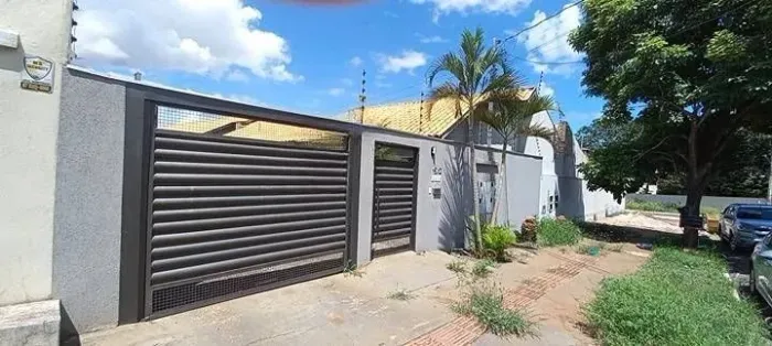 Casa em condomínio com 2 quartos no Monte Castelo