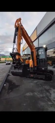 Mini Escavadeira para Locação | Caminhão e Terraplanagem