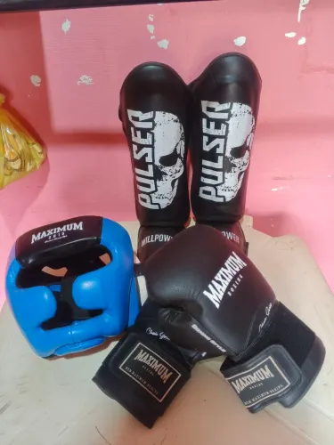 Vendo kit muay Thay luva caneleira e capacete