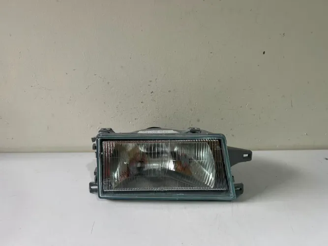 Farol direito Uno / Fiorino 1994/1995/1996/1997/1998/1999/2000/2001/2002/2003