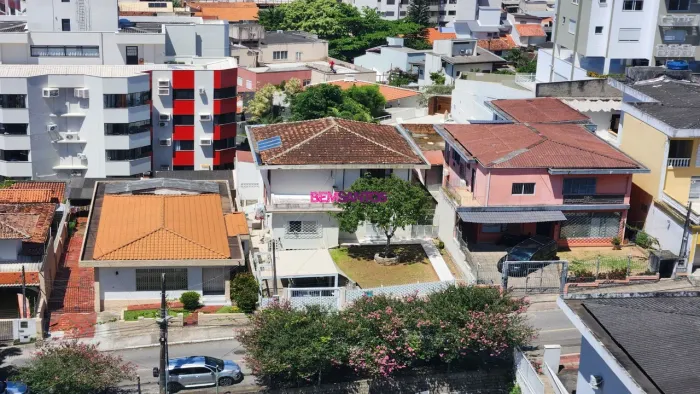 ÁREA À VENDA, EM LOCALIZAÇÃO PRIVILEGIADA, NO BAIRRO COQUEIROS
