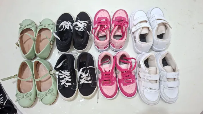 Tenis infantil menina. 1 pares Branco, 2 Rosa, 1 preto