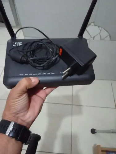 Vendo este roteador ZTE pegando perfeitamente