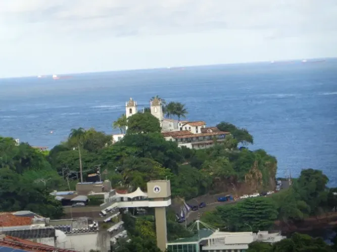 APARTAMENTO 4 QUARTOS (sendo 1 suíte) VISTA MAR - LADEIRA DA BARRA 