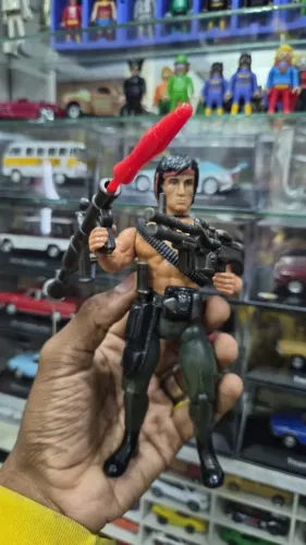 Boneco Rambo Fire-Power Anos 80 Glasslite Coleco 17cm - c/ Acessórios