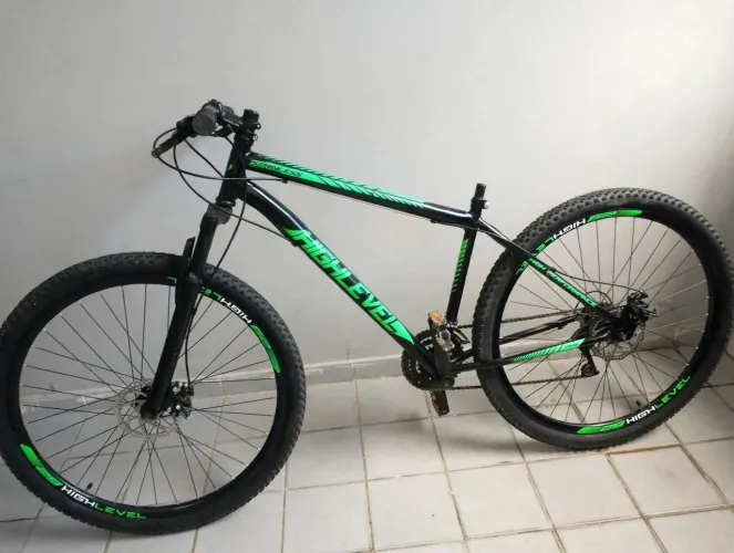 Bike Aro 29 boa toda só precisa de uma sela