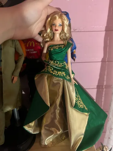 Barbie holiday 2011