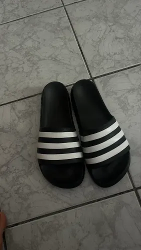 Chinelo adidas