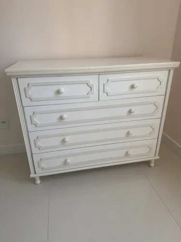 Cômoda com 5 gavetas branca