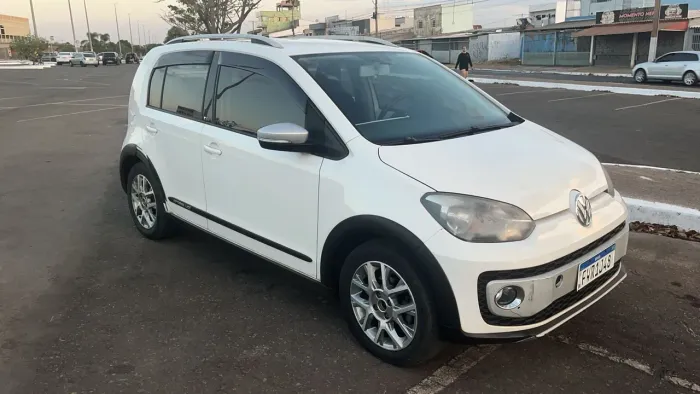 Volkswagen Up! Cross 1.0 TSI Total Flex 12V 5P 2017