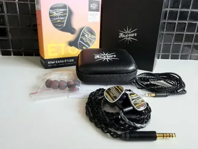 Kiwi Ears Étude: fone de ouvido divertido para música eletrônica, hip hop e funk