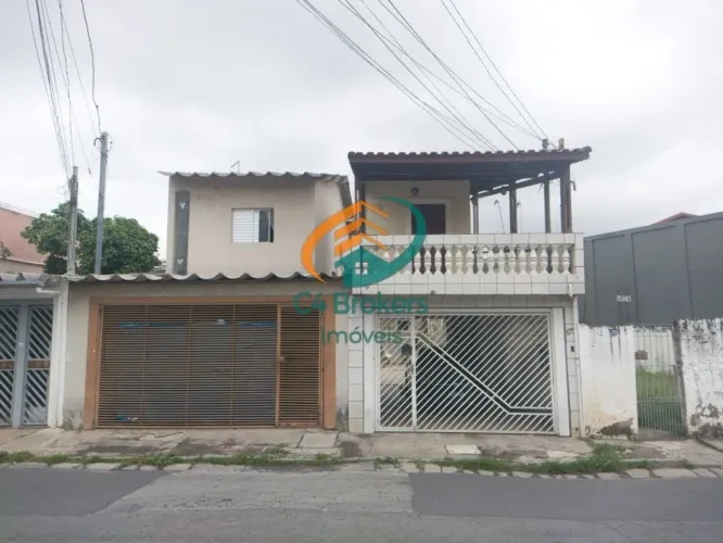 Sobrado em Rua em Taboão - Guarulhos, SP