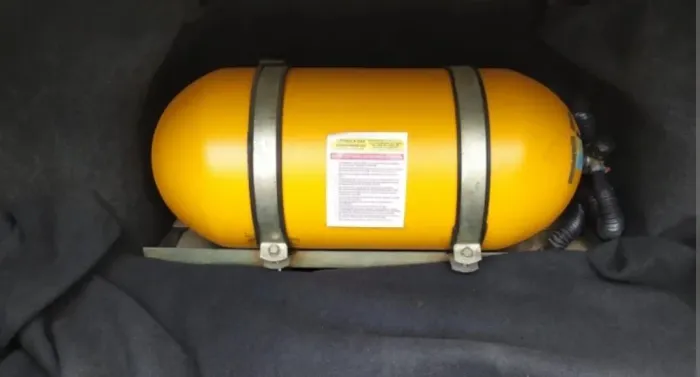 Alugo meu veículo para trabalhar na plataforma de aplicativos Uber 99....