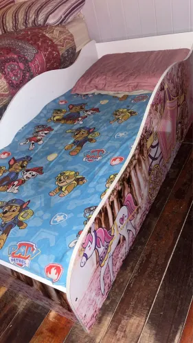 Cama infantil montessoriana 
