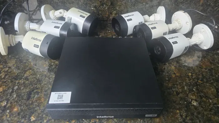 Kit CFTV com 6 Câmeras HD Intelbras