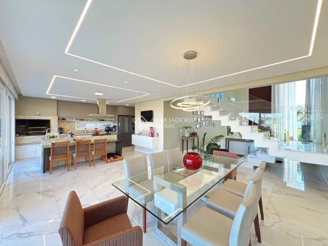 Casa em Condomínio beira lago para comprar com 300m², 3 dormitórios, 3 suítes, 2 vagas em