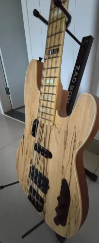 Baixo All Guitars - Configuração exclusiva e timbre único!
