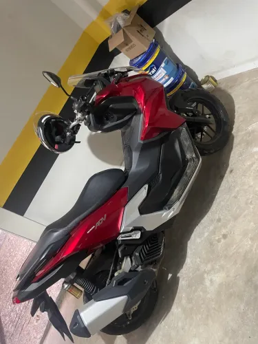 Vende se moto Honda adv nova único dono moto zera