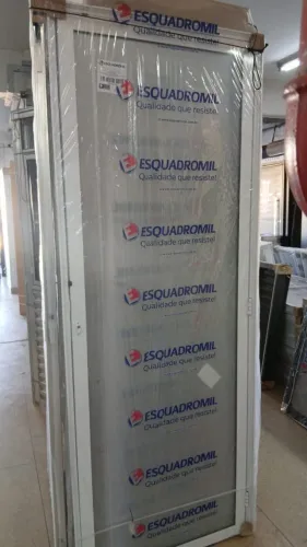 Porta estilo blindex esquadria de alumínio com vidro 80x210 a vista apenas R$999,90