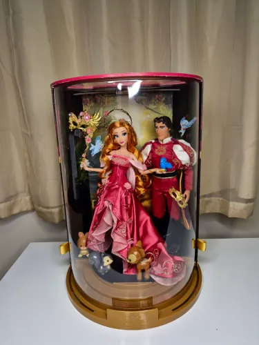Bonecas Disney Designer Collection Giselle e Edward ( LEIA A DESCRIÇÃO)