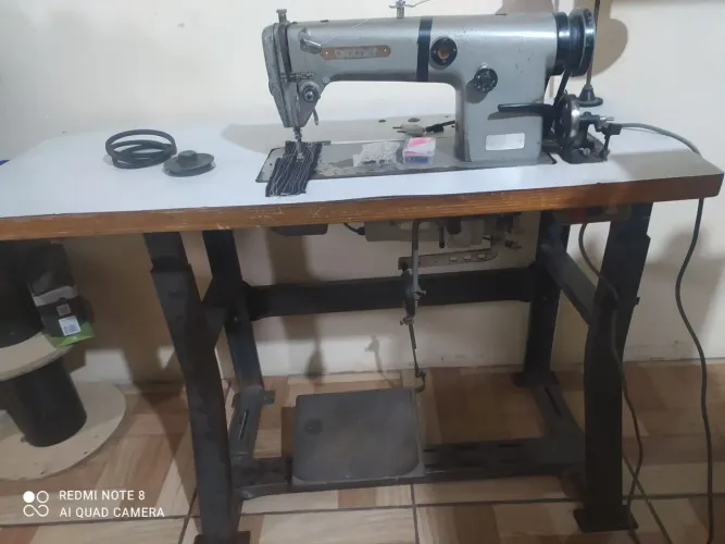 Máquina de costura industrial Brother