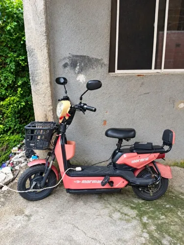 Scooter elétrica 