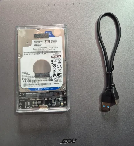 HD 1TB 2.5 com case USB.